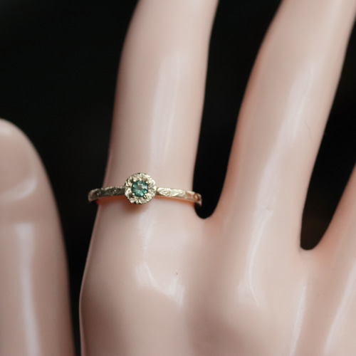 K10 天然アレキサンドライト 0.09カラットの10金リング 一点物