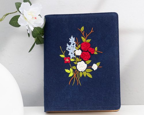 手刺繍】藍色布張り ローズノートカバー｜A5リフィル式｜一生モノの