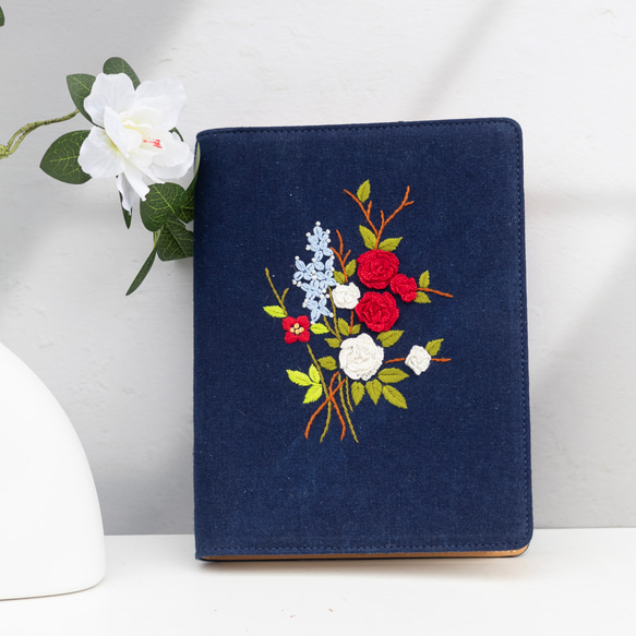 手刺繍】藍色布張り ローズノートカバー｜A5リフィル式｜一生