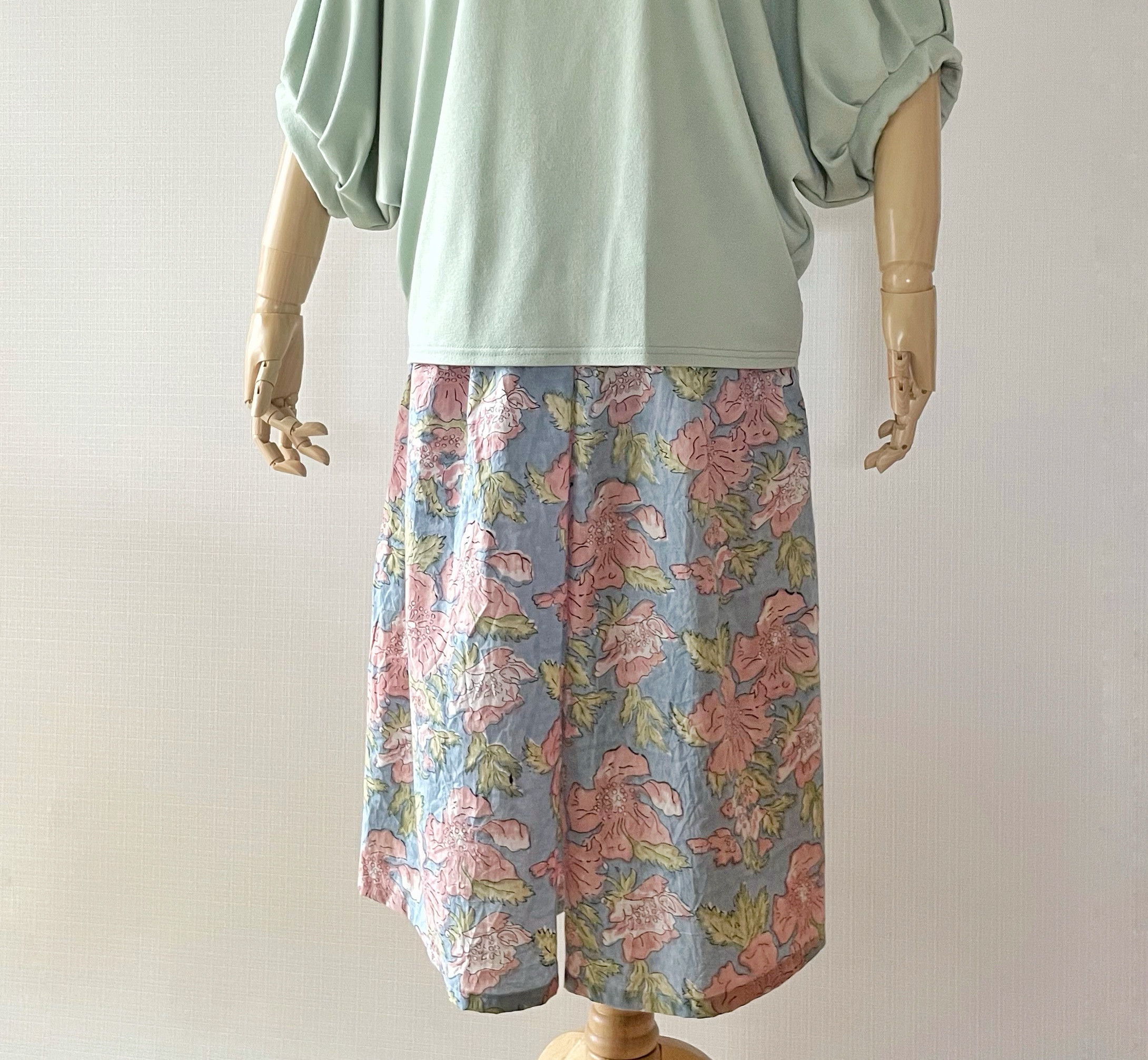 インド綿の涼し気なガウチョパンツ