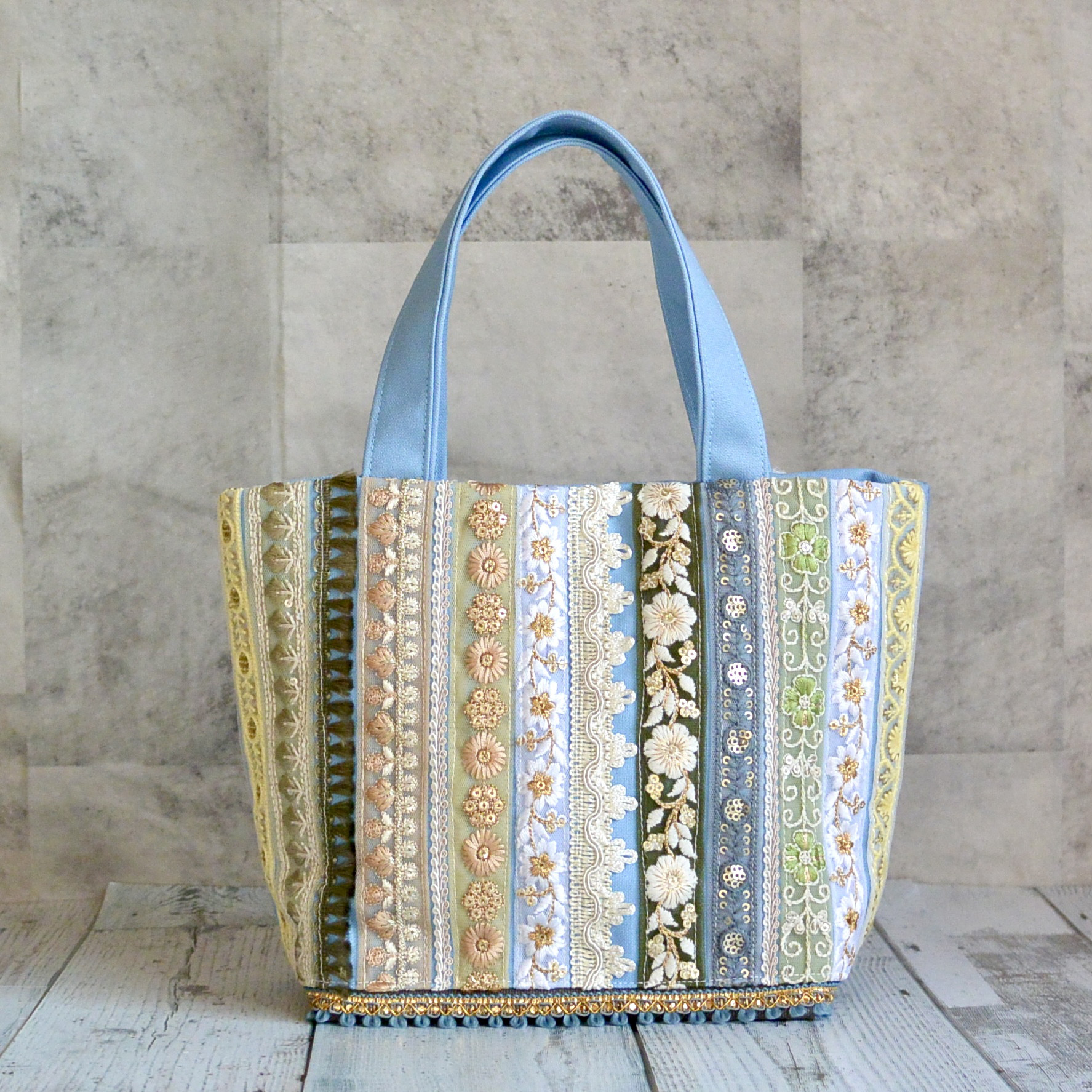 美しいインド刺繍リボンのトートバッグ①【Sサイズ】