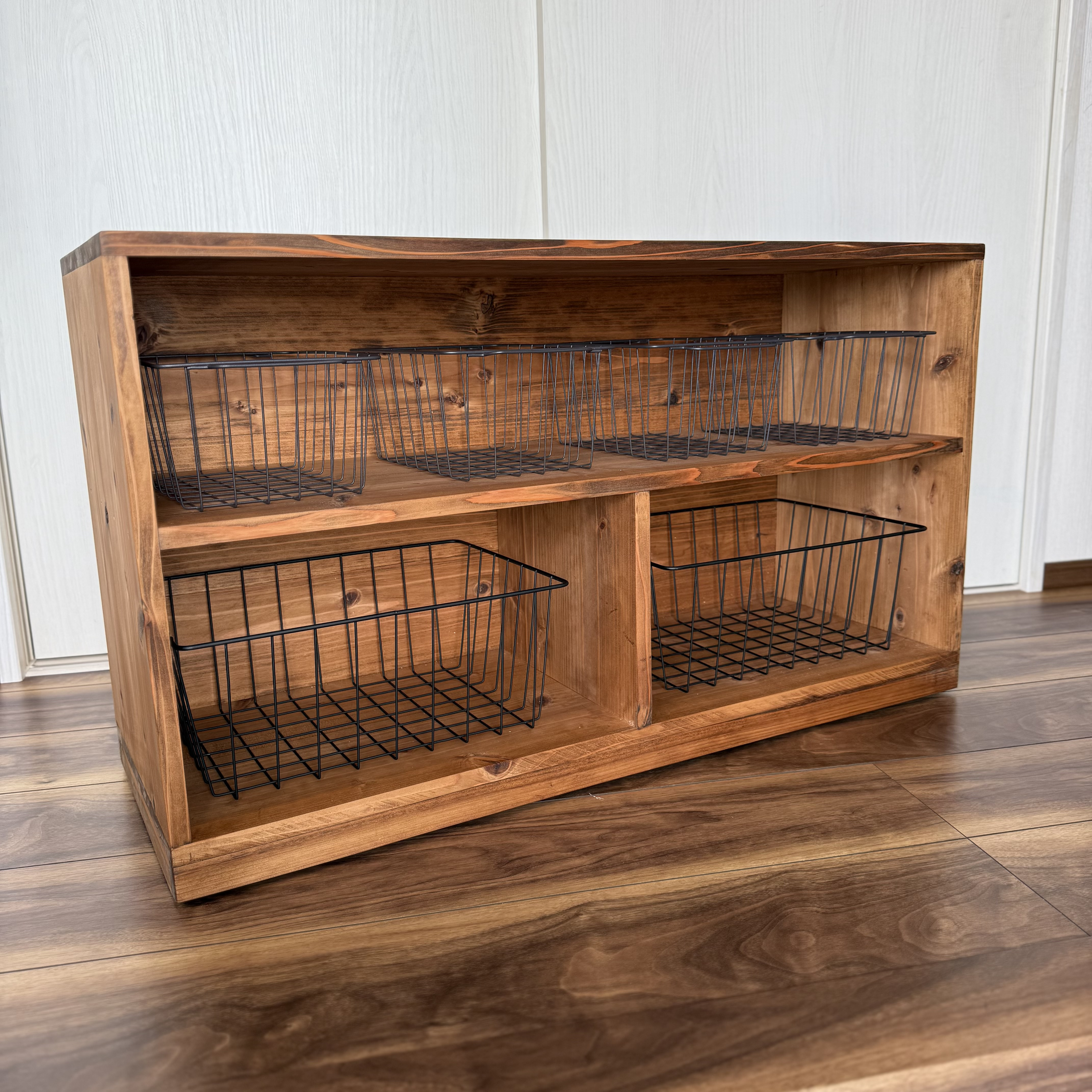 置き床（木製アンティーク収納棚）