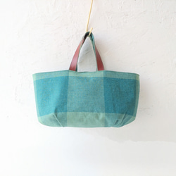 ミナペルホネン りんごの刺繍[mela]とデニム ショルダーバッグ