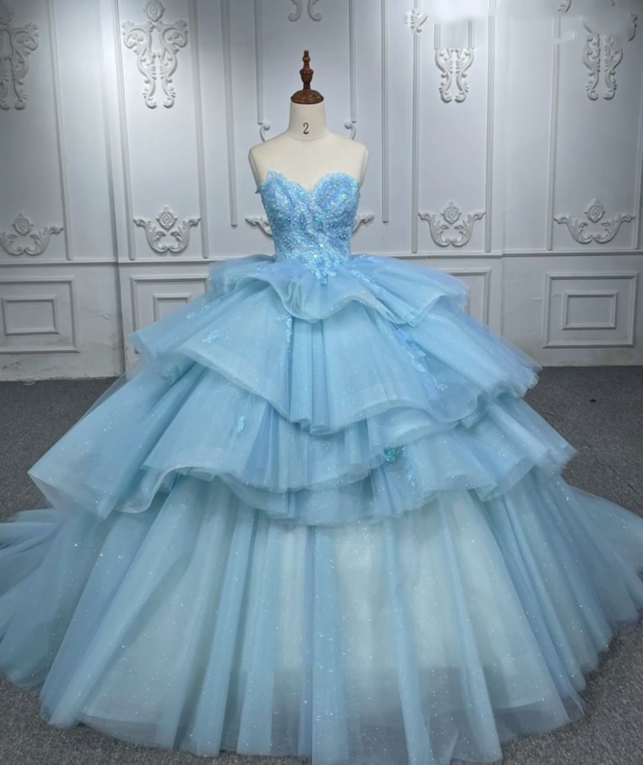 大人気　チューブトップ　ブルー　ソフトチュール多層　ラッフルスカート　カラードレス　パーティードレス　海外挙式成人式花嫁