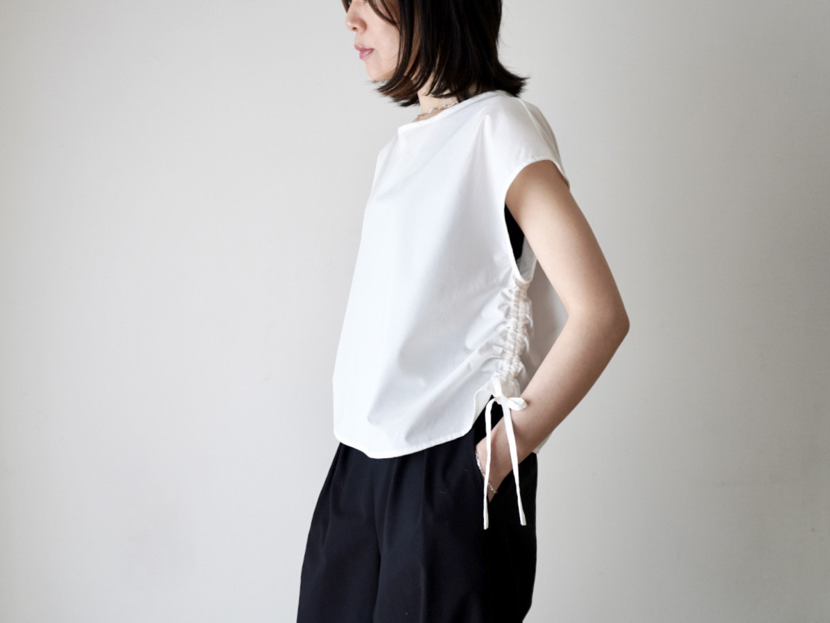 PERUVIAN PIMA COTTON シャーリングフレンチスリーブ ブラウス off-white