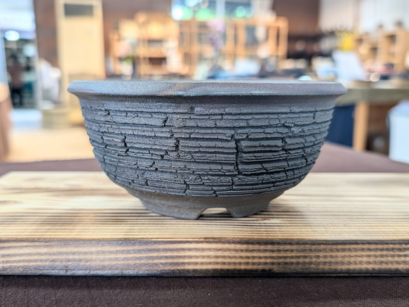 【植木鉢】◆テレビチャンピオン陶芸王が作る器・炭化窯変裂罅紋様鉢(たんかようへんれっかもんようばち) 1枚目の画像