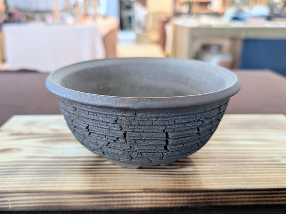 【植木鉢】◆テレビチャンピオン陶芸王が作る器・炭化窯変裂罅紋様鉢(たんかようへんれっかもんようばち) 2枚目の画像