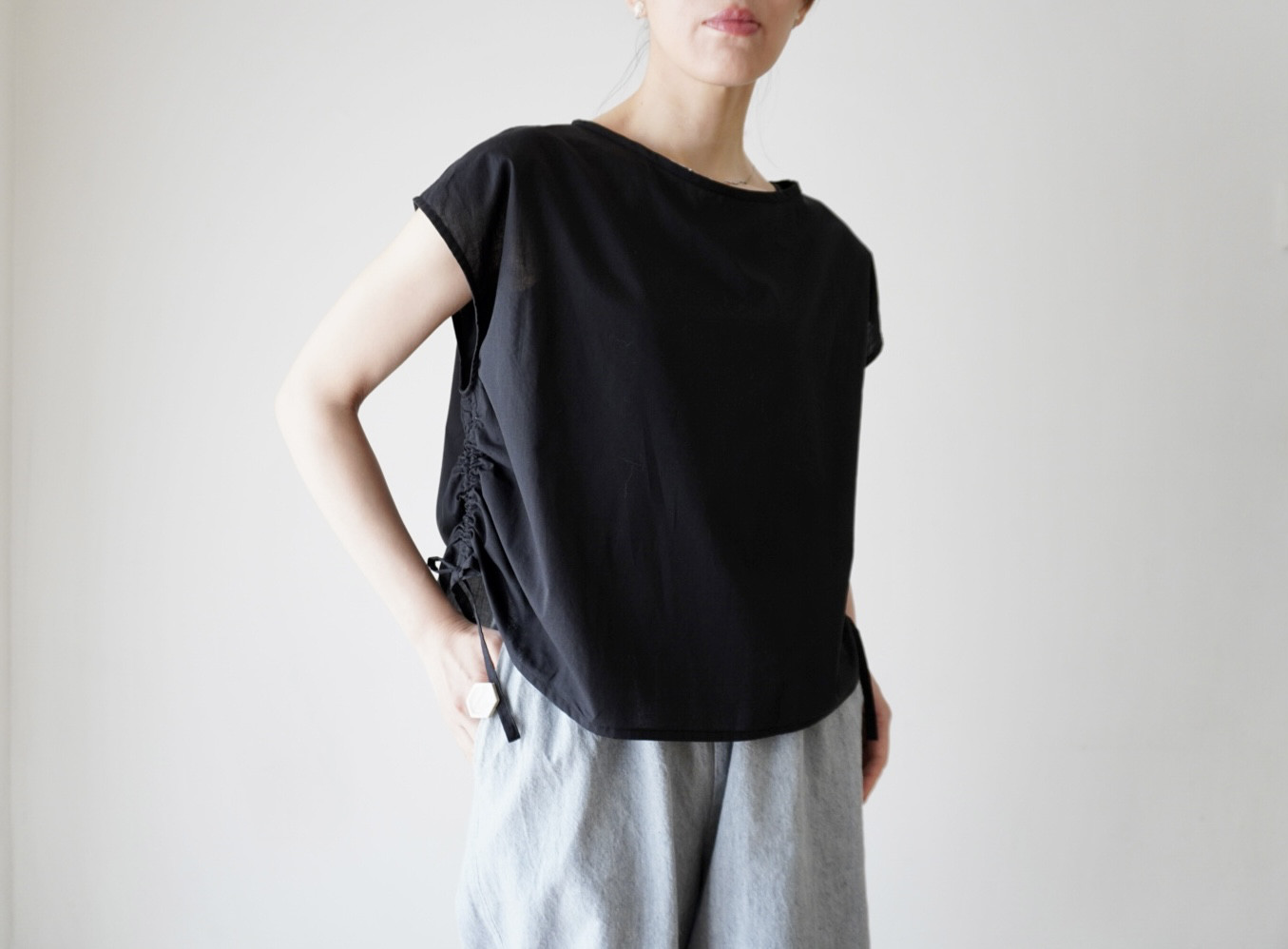 PERUVIAN PIMA COTTON シャーリングフレンチスリーブ ブラウス black