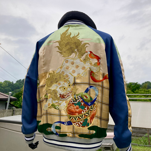 着物リメイク スカジャン 着物リメイクスカジャン 産着リメイク リバーシブル 獅子 刺繍 メンズL