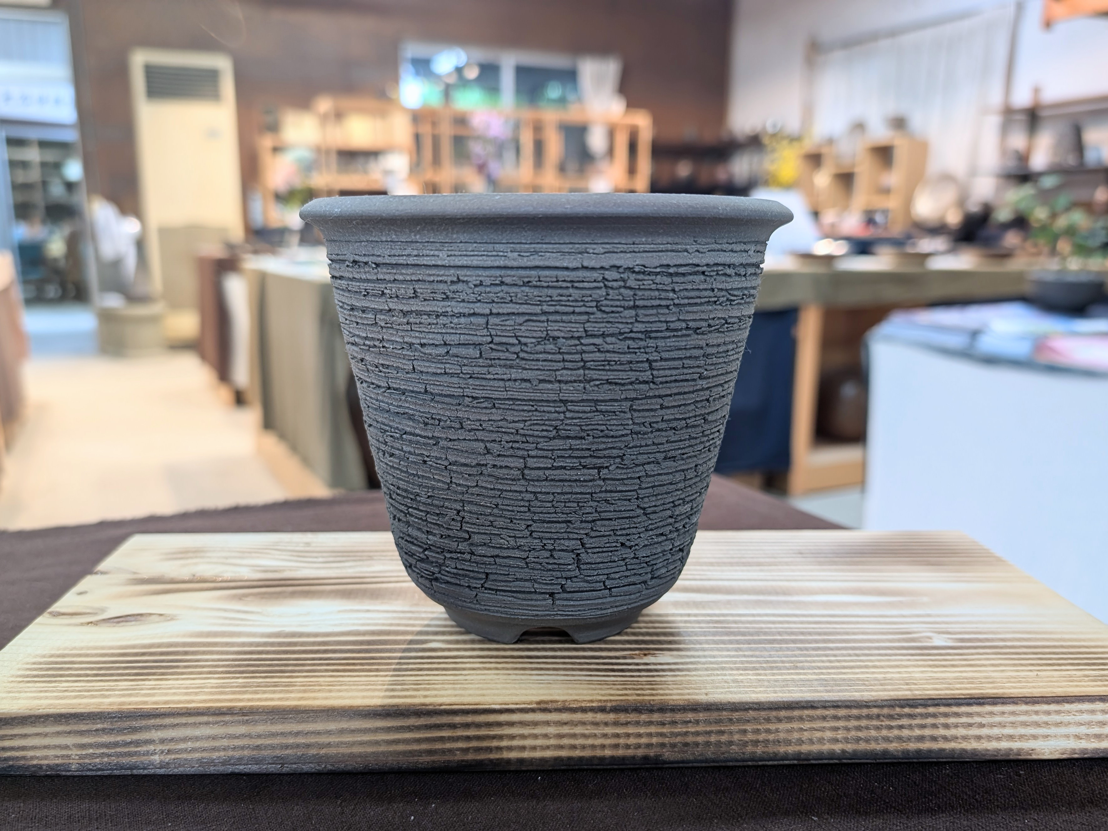 【植木鉢】◆テレビチャンピオン陶芸王が作る器・炭化窯変裂罅紋様鉢(たんかようへんれっかもんようばち)