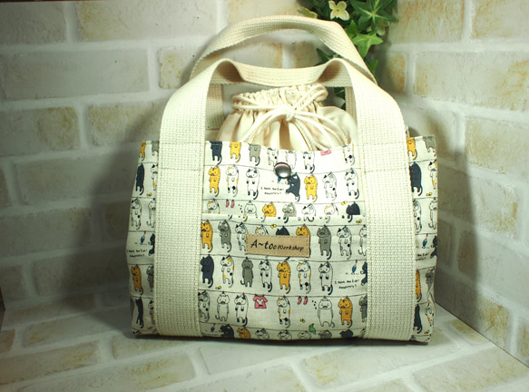 あおりポケット＆巾着付スマホポーチ（斜め掛けタイプ）北欧花柄  