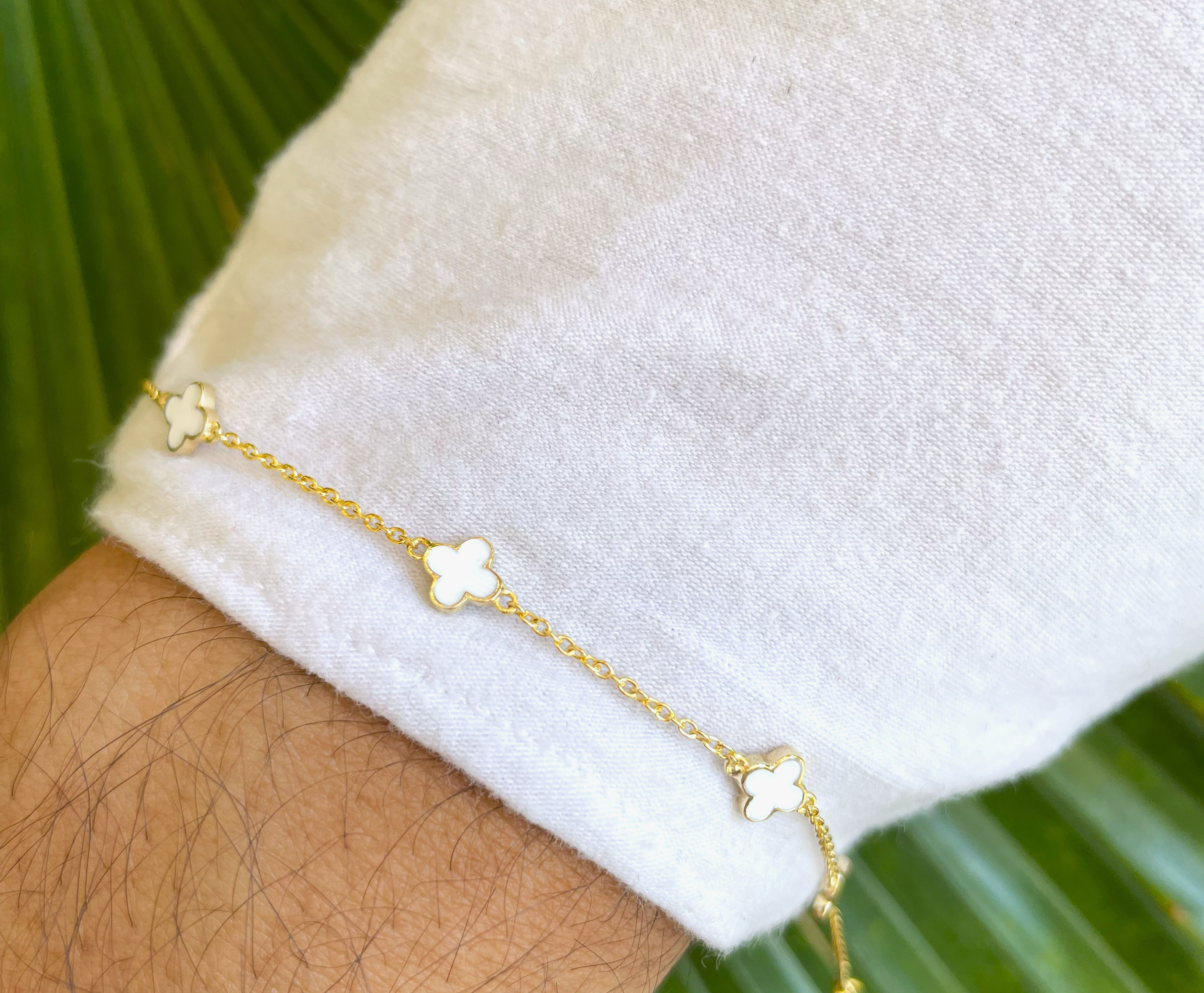 925シルバー/クローバーリーフモチーフホワイトエナメルブレスレット