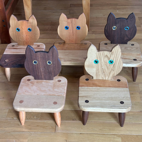 猫のこども椅子C 瞳の色は青のみ 無垢椅子 椅子（チェアー
