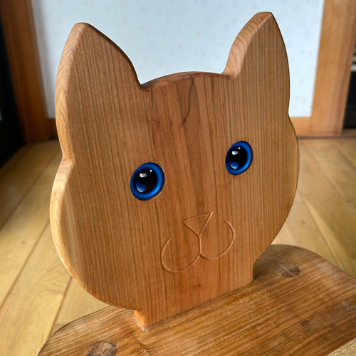猫のこども椅子C 瞳の色は青のみ 無垢椅子 椅子（チェアー