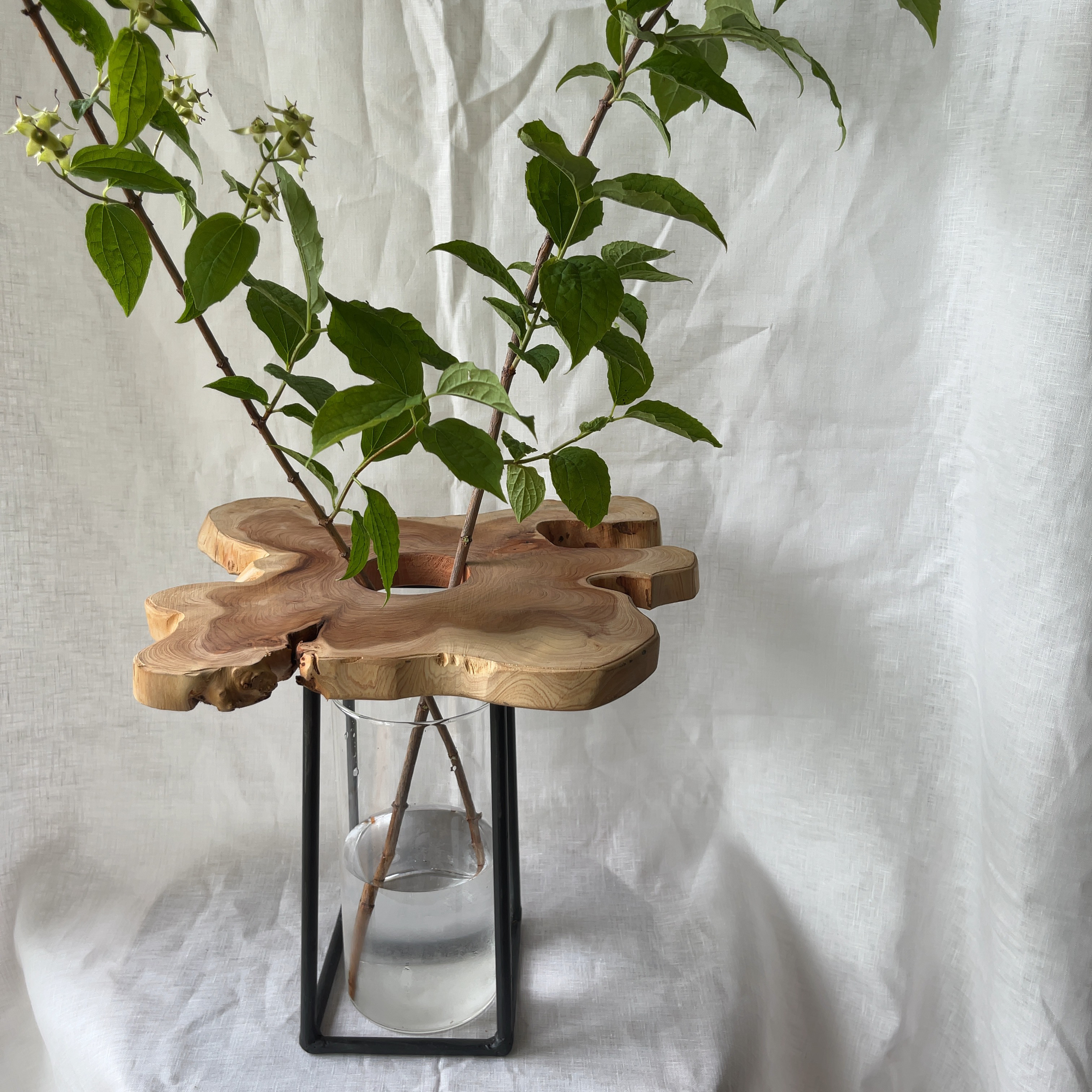 花器　天然木(イブキ)とアイアン　フラワースタンド