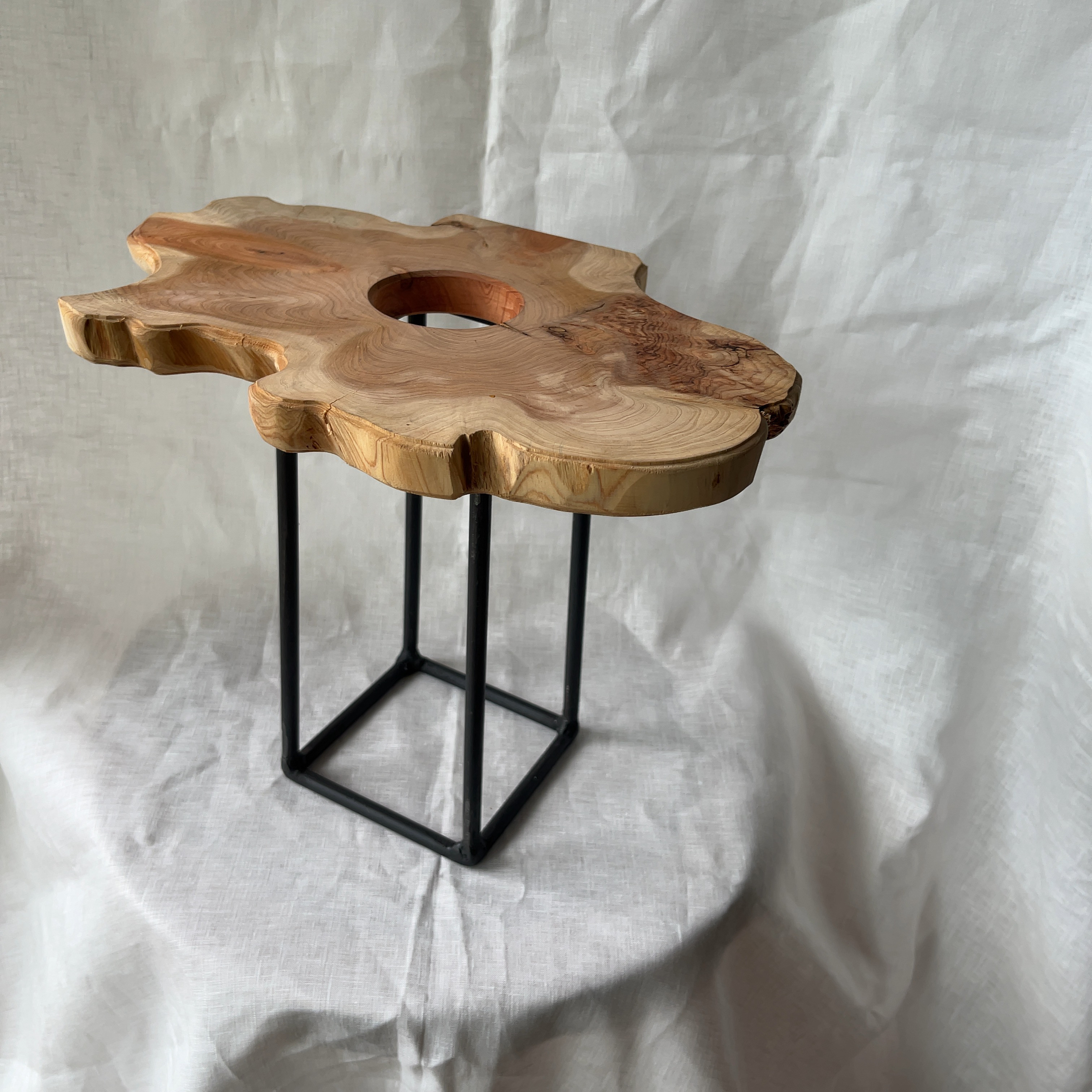 花器　天然木(イブキ)とアイアン　フラワースタンド