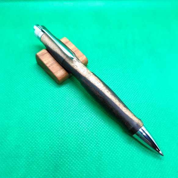 黒柿の木軸ボールペンと栃と欅の変え軸セット 4枚目の画像