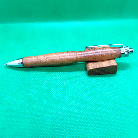 黒柿の木軸ボールペンと栃と欅の変え軸セット 7枚目の画像