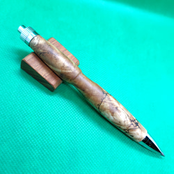 栃の木軸ボールペン 3枚目の画像