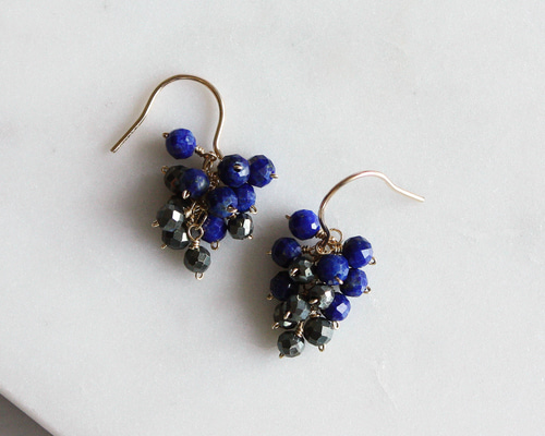 No. 832 ラピスラズリとパイライトのピアス(short) ピアス（フック