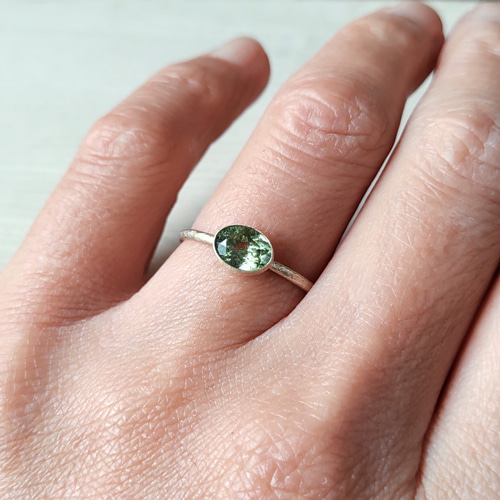 K10 ペリドット　リング　11号 ペリドット K10ピンキーリング カボションカット ~MUOT~ 8月誕生石