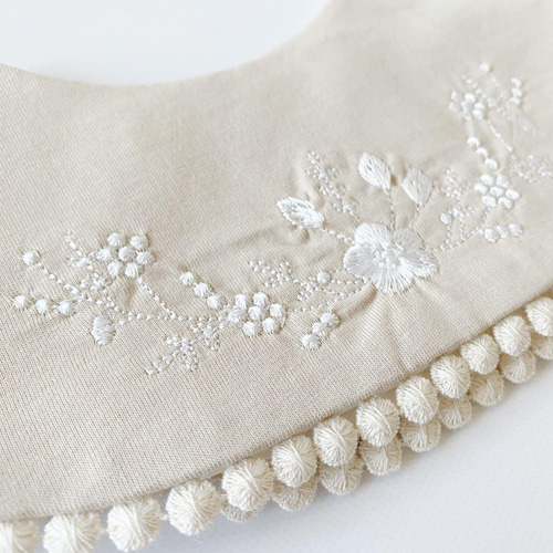 ナチュラル フレンチガーリー お花刺繍 スタイ 全3色 ベージュ
