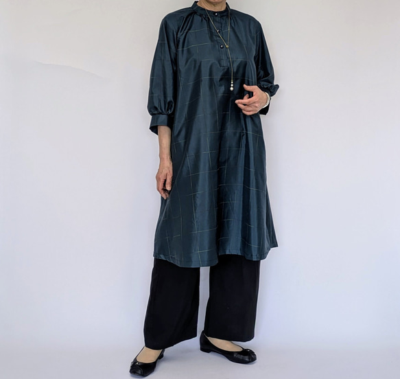 あずきあらい　着物リメイクワンピース　モデル158cm 45キロ Mサイズ 着物リメイク 「陰浅葱（かげあさぎ）色」 ワンピース 短冊開き