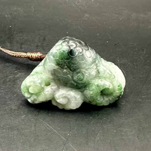 超美品　翡翠　ペンダント　魚細密彫　置物 翡翠小魚ペンダント 彫刻天然石 41×14mm 金運・開運・守護・風水