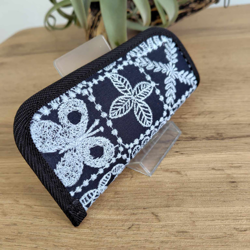 ミナペルホネン/forest tileフォレストタイルネイビー/がま口長財布本革