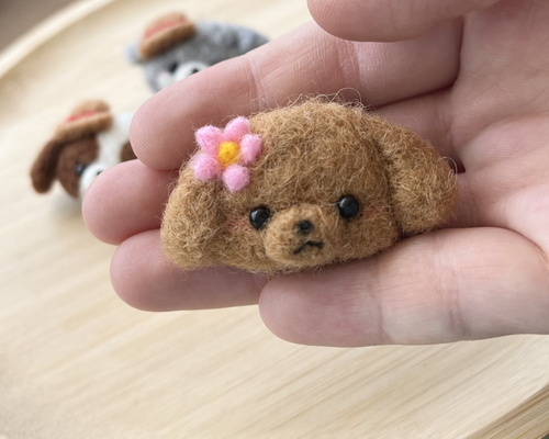 トイプーちゃんブローチ 羊毛フェルト 〜受注制作〜 ブローチ モカ