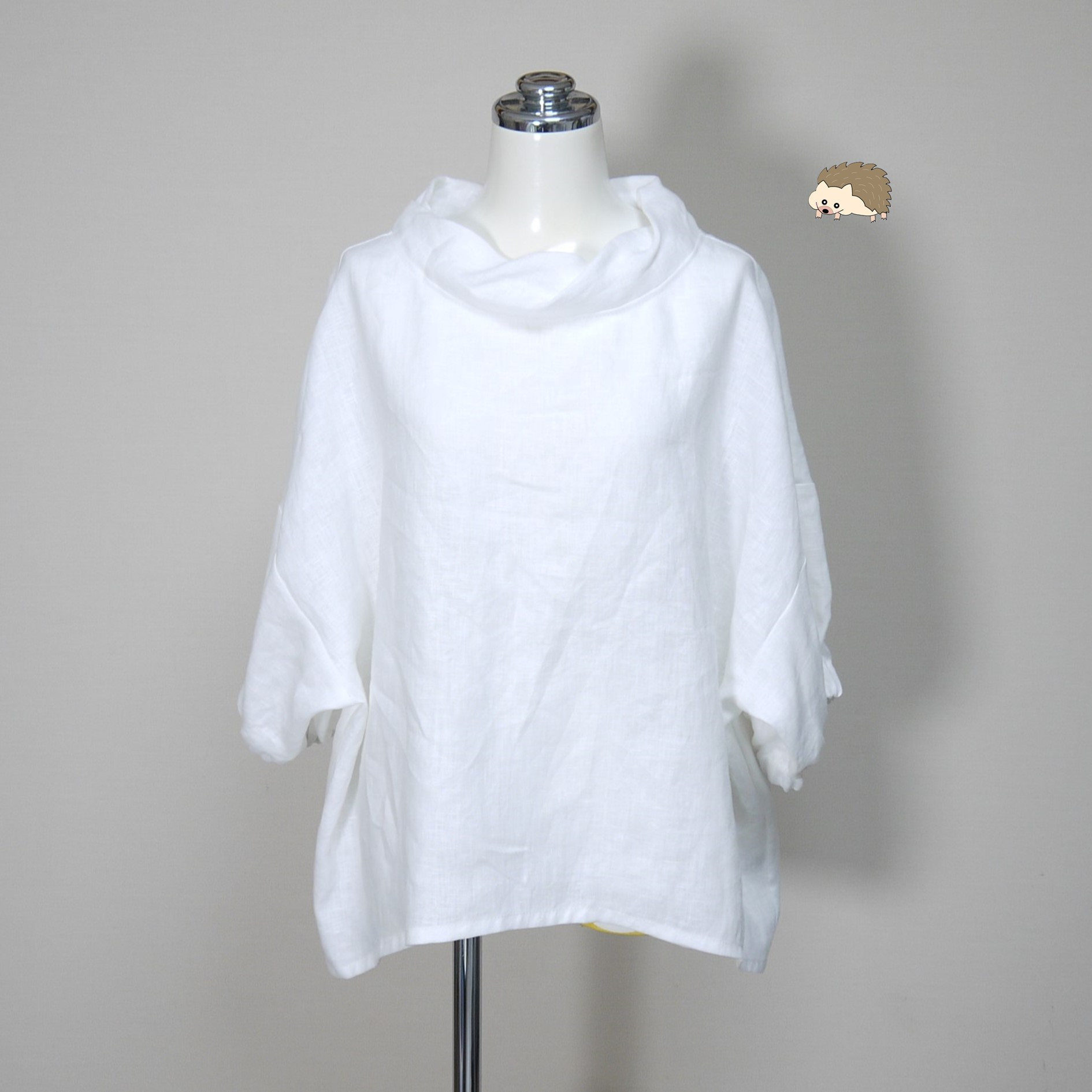 カラーリネン◆ツイストカラーのふんわりプル　五分袖◆オフホワイト◆フリーサイズ（中厚、リネン100％）