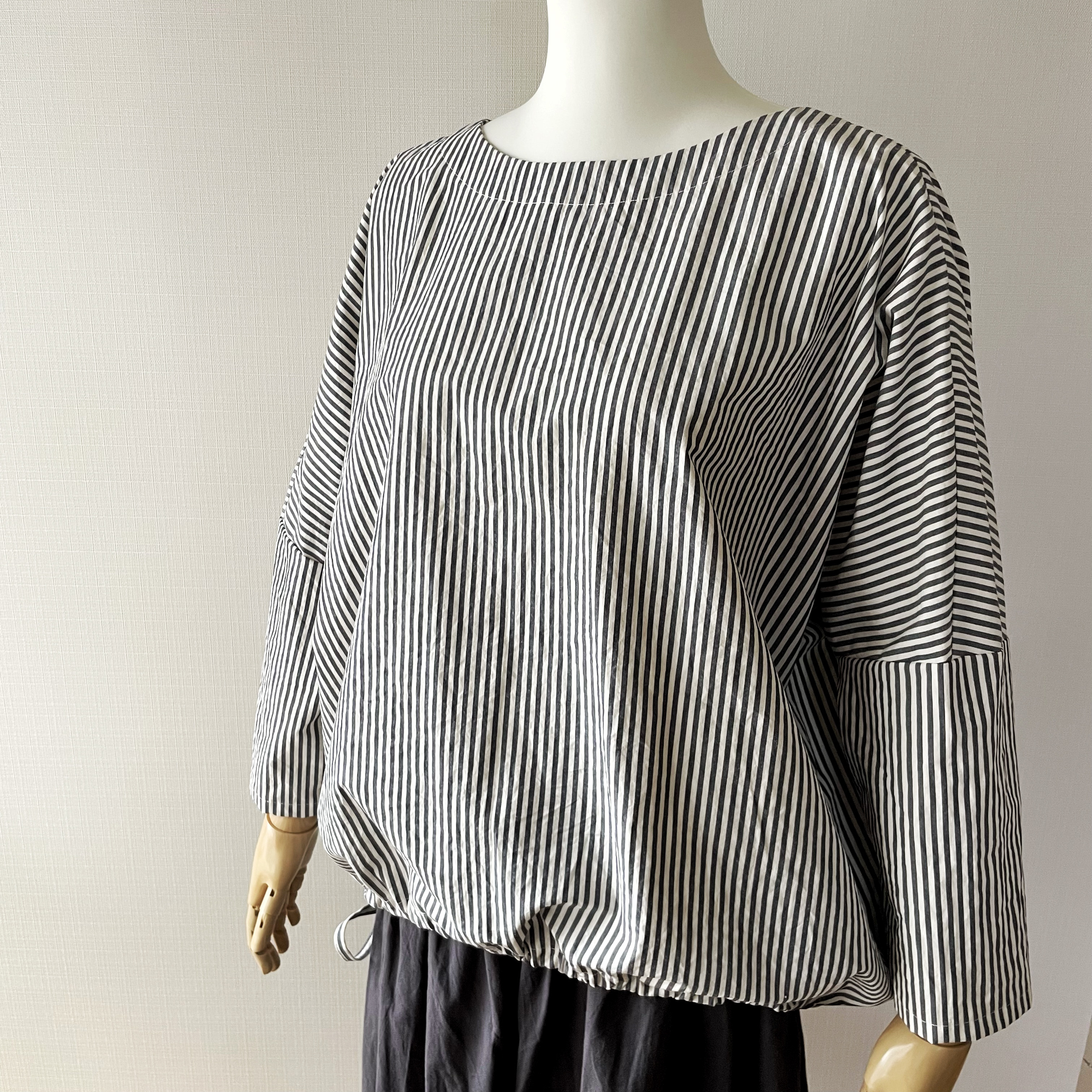 【1点限り】後ろ下がりのドロストプルオーバー