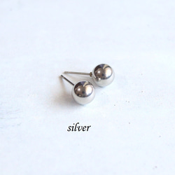 ☆新作☆美しく魅せる「黄金サイズ」8mm つけっぱなしOK 錆びないステンレス【gold & silver】ピアス 3枚目の画像