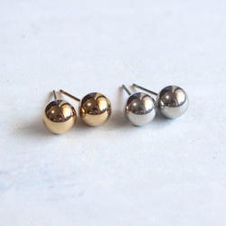 ☆新作☆美しく魅せる「黄金サイズ」8mm つけっぱなしOK 錆びないステンレス【gold & silver】ピアス 6枚目の画像