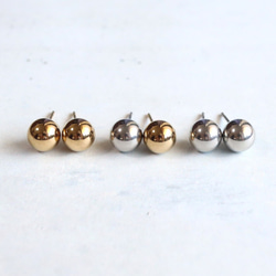 ☆新作☆美しく魅せる「黄金サイズ」8mm つけっぱなしOK 錆びないステンレス【gold & silver】ピアス 7枚目の画像