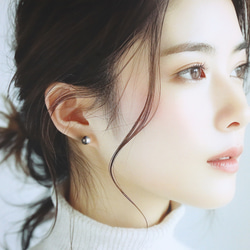 ☆新作☆美しく魅せる「黄金サイズ」8mm つけっぱなしOK 錆びないステンレス【gold & silver】ピアス 5枚目の画像