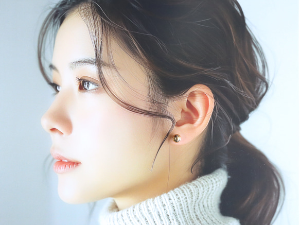 ☆新作☆美しく魅せる「黄金サイズ」8mm つけっぱなしOK 錆びないステンレス【gold & silver】ピアス 9枚目の画像