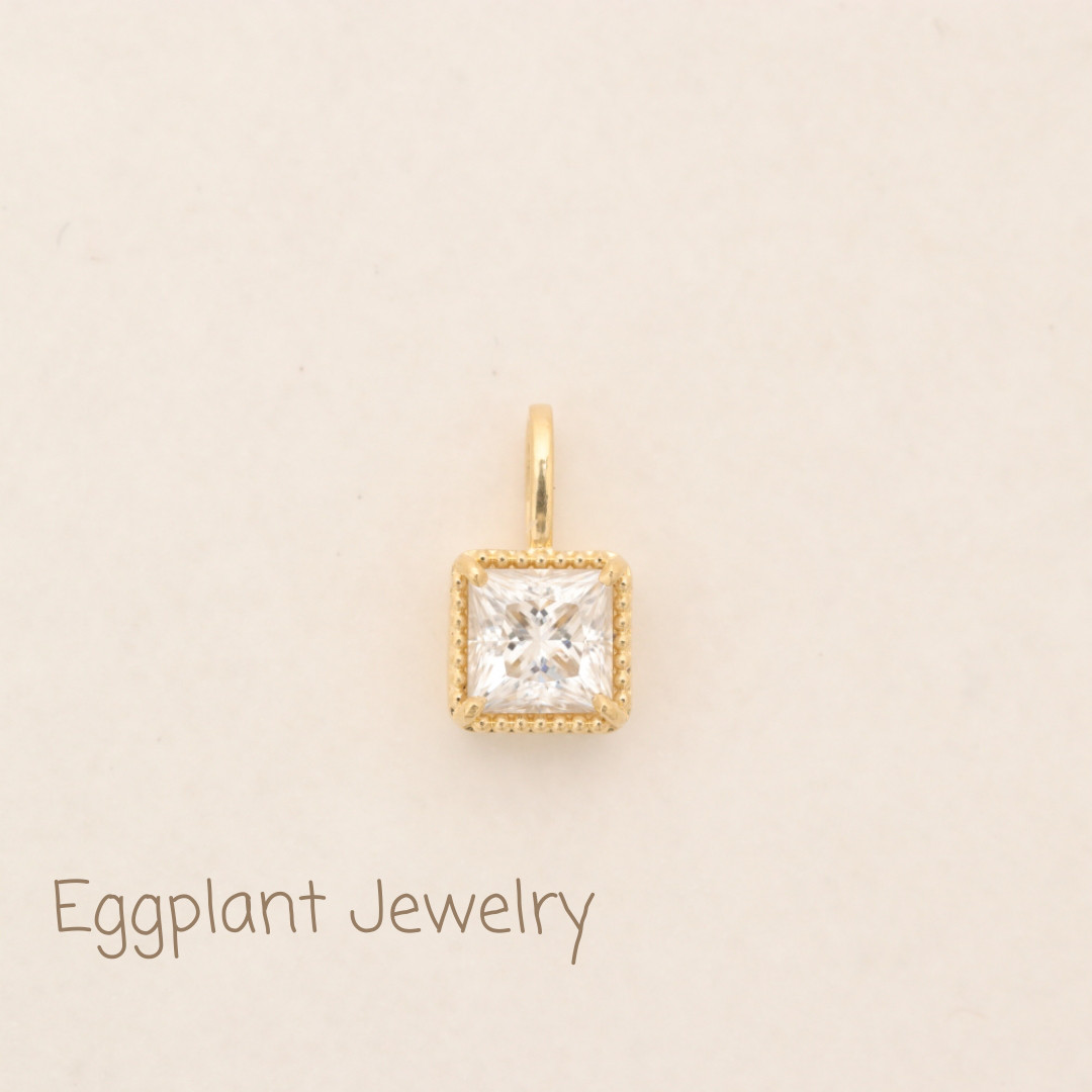 【K18】スクエアカットモアサナイトペンダントトップ