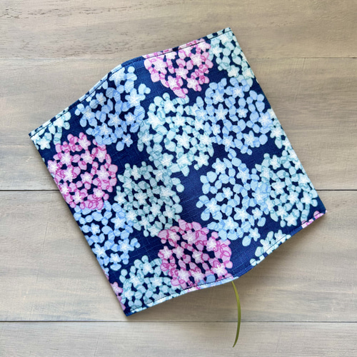 新書】三色の紫陽花ブックカバー 布 ネイビー 紺 アジサイ 花柄 はな