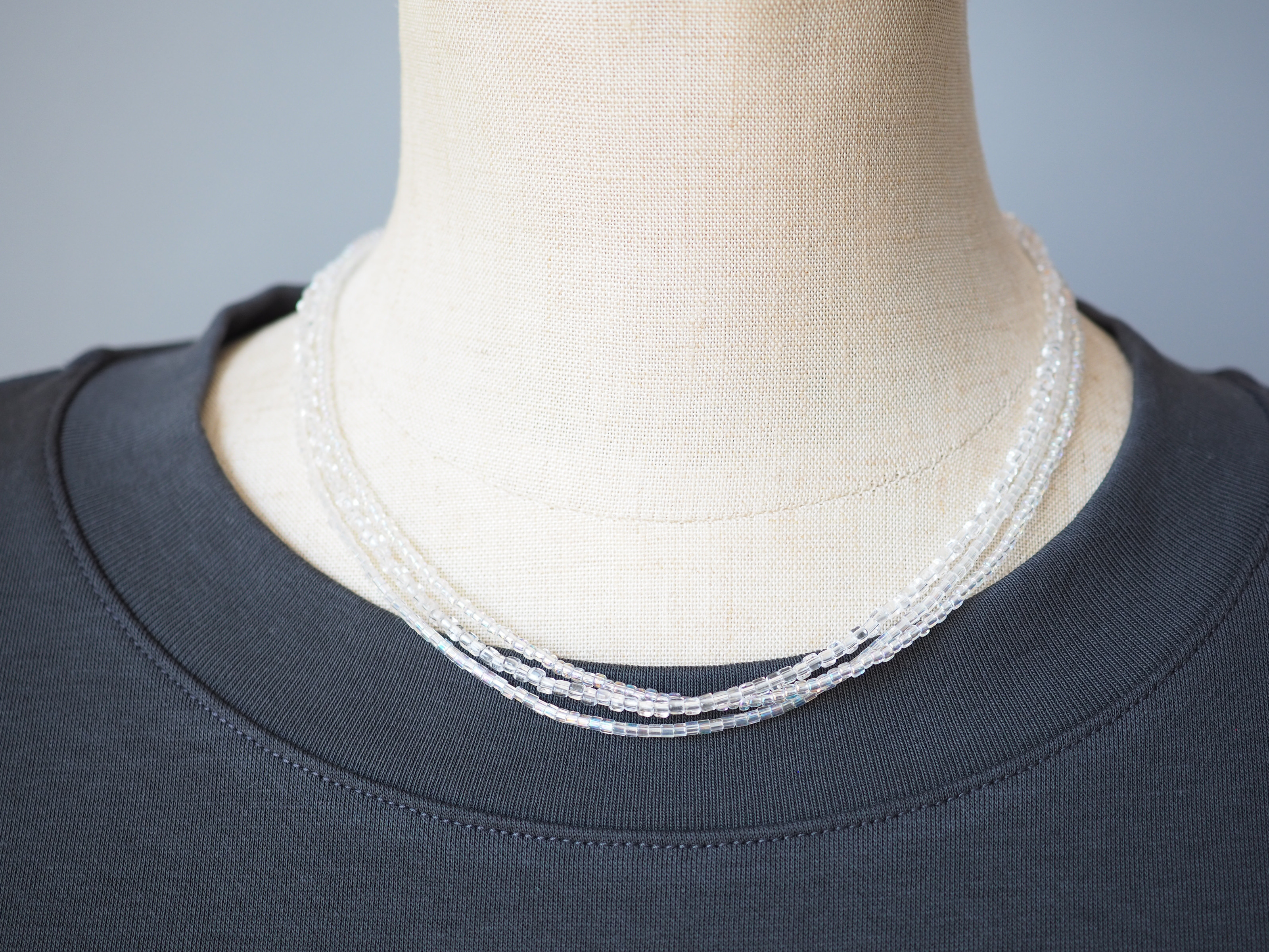 【2way】トリプルクリア　3連ビーズネックレス　長さが選べる　ロングネックレス　ブレスレット　透明　水滴　重ね付け風