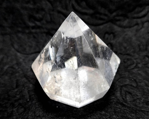 水晶ダイアモンドカット◇八面カット◇クリスタル◇置き石◇天然石