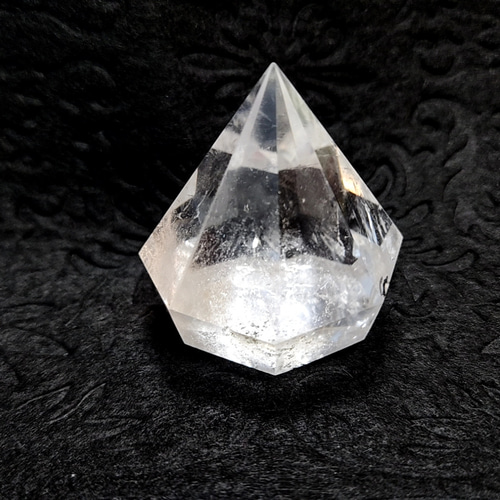 水晶ダイアモンドカット◇八面カット◇クリスタル◇置き石◇天然石