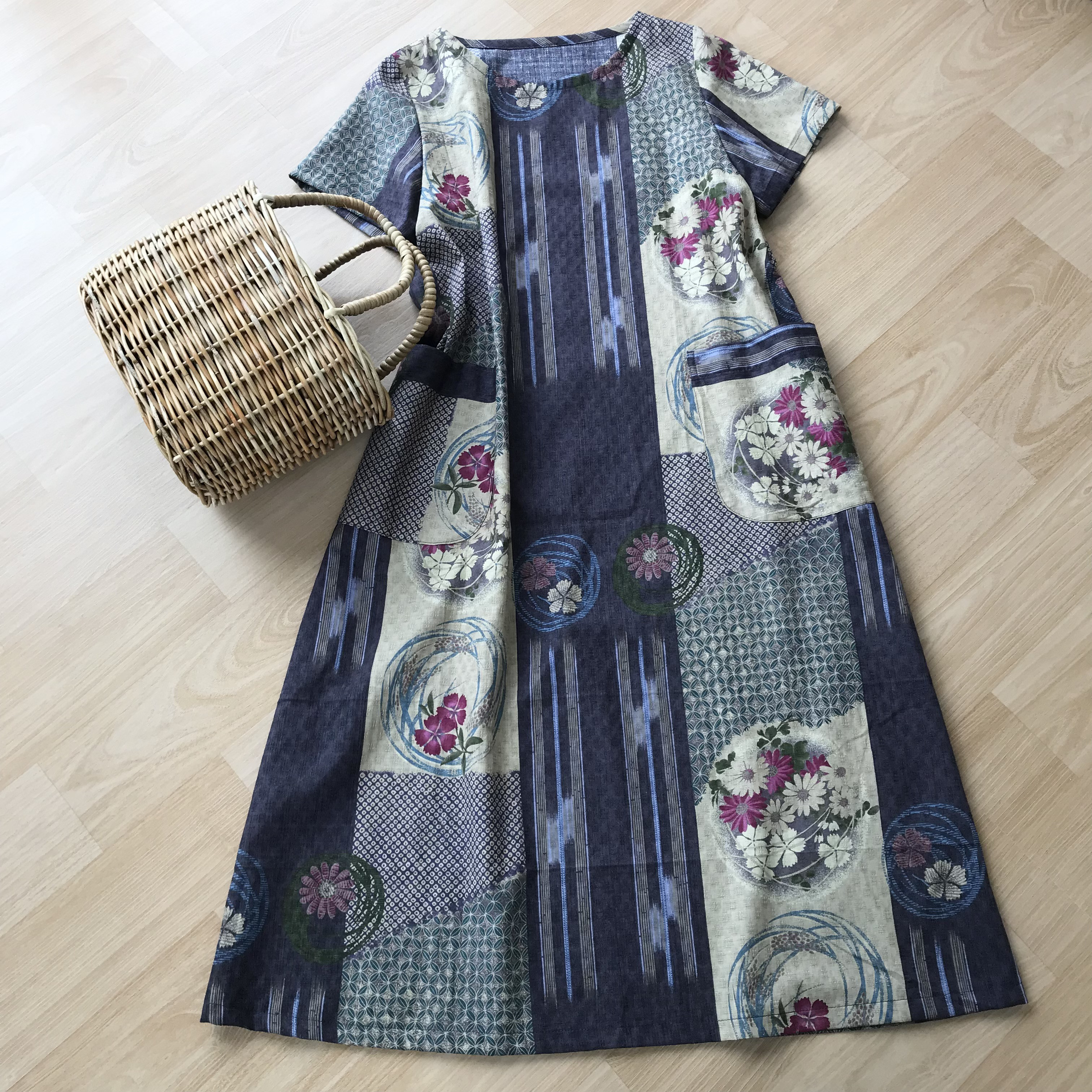 和柄　ゆったり　ワンピース