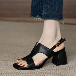 美脚効果抜群！チャンキーヒール厚底サンダル クロスストラップチャンキーヒール厚底サンダル サンダル ヒール 7.5cm 5枚目の画像