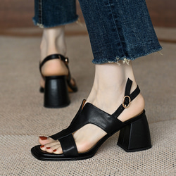 美脚効果抜群！チャンキーヒール厚底サンダル クロスストラップチャンキーヒール厚底サンダル サンダル ヒール 7.5cm 2枚目の画像