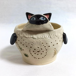 猫ちゃんのキャンドル製の置物 ピンクの猫のデザインが人気 オブジェにもなる「OLGA GOOSE