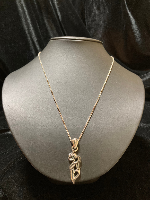 スケルトンSkullペンダント チェーン付き ネックレス・ペンダント  