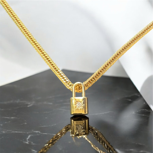 【s.n.m.m.a.y 】K18 ダイヤモンドペンダント リバーシブル 受注生産】K18 南京錠モチーフ リバーシブル ダイヤモンドペンダント