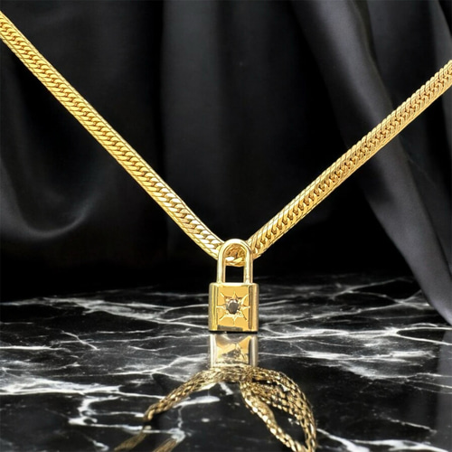 【s.n.m.m.a.y 】K18 ダイヤモンドペンダント リバーシブル 受注生産】K18 南京錠モチーフ リバーシブル ダイヤモンドペンダント