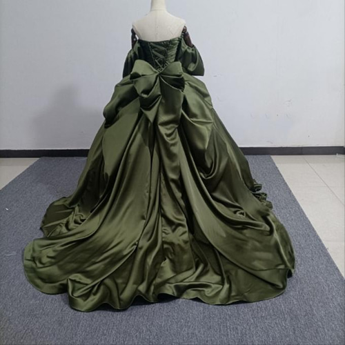 ⭐︎美品⭐︎オフショルダーオリーブグリーンドレス 実例写真！人気上昇！カラードレス オリーブグリーン オフ